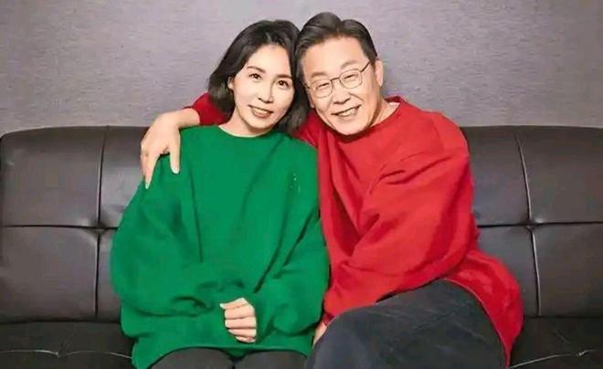 岁金建希后才发现自然脸和整容脸差距很明显AG旗舰厅网站入口看到59岁金惠景和53(图4)