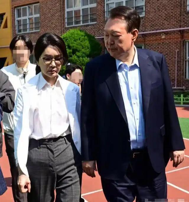 岁金建希后才发现自然脸和整容脸差距很明显AG旗舰厅网站入口看到59岁金惠景和53(图3)