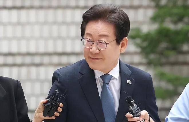 岁金建希后才发现自然脸和整容脸差距很明显AG旗舰厅网站入口看到59岁金惠景和53(图17)